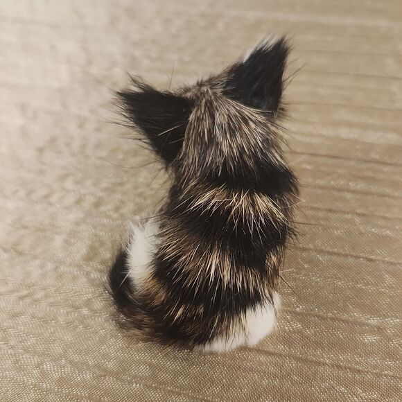 Miniature Cat Figurine - Picture 3 of 8